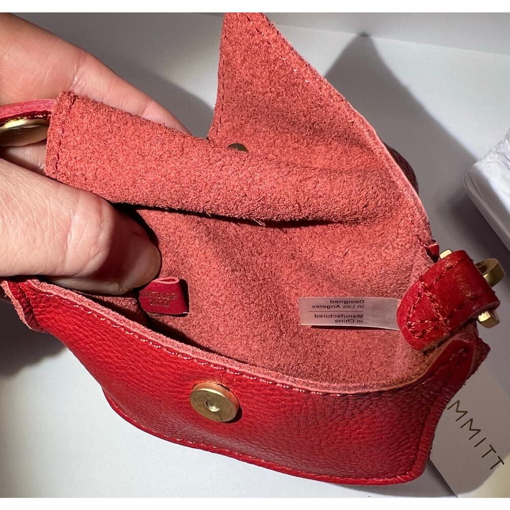 NWTO Hammitt Mini Bag
Winter Cherry - 2022 - Picture 4 of 6